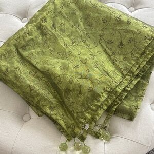 Elegant Square Green Tablecloth with corner Crystals